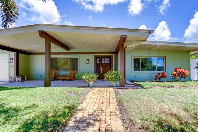 Photo - 215 Garden Cir