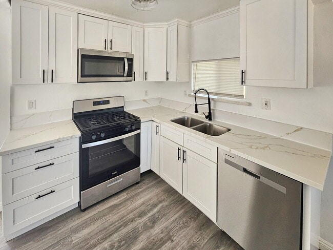 Photo - 327 W Haloid Ave