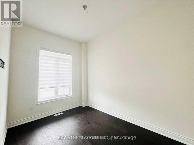 Photo - 83 Muirfield Dr