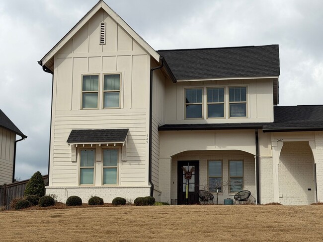 Photo - Spacious and Well Maintained 3 Bedroom Townhome in Woodward Oaks