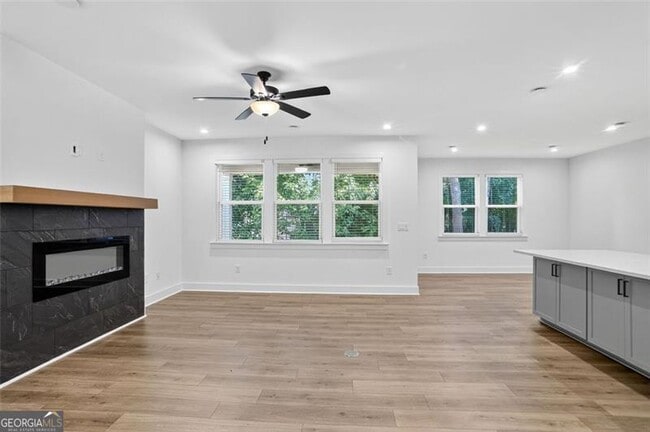 Photo - 608 Avondale Pk Cir