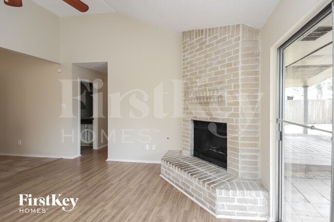 Photo - 17002 Enchanted Cir E