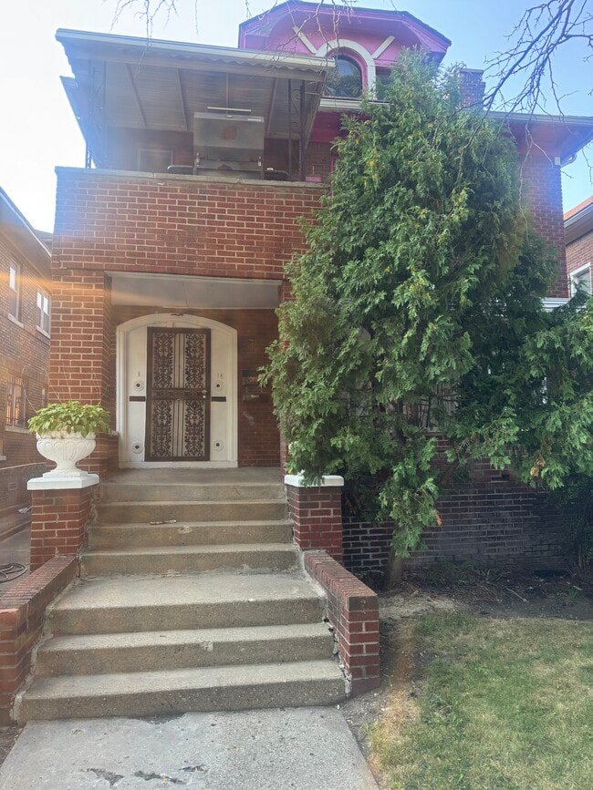 Building Photo - 3040 Fullerton Ave Rental
