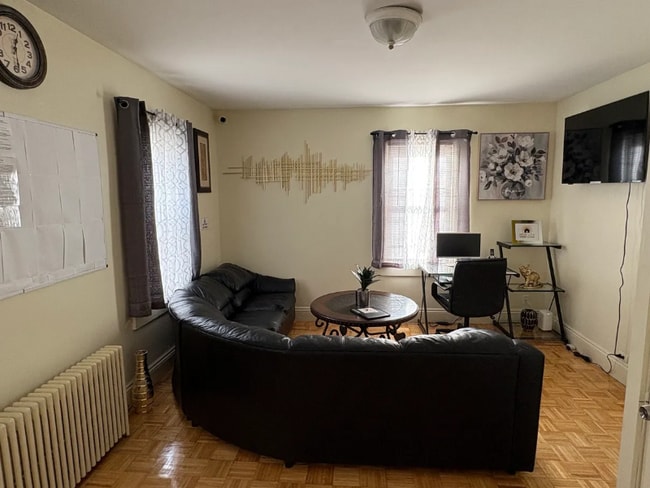 483 Dexter St