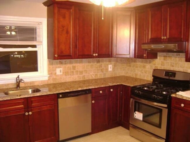 Building Photo - 28 Wolfle St