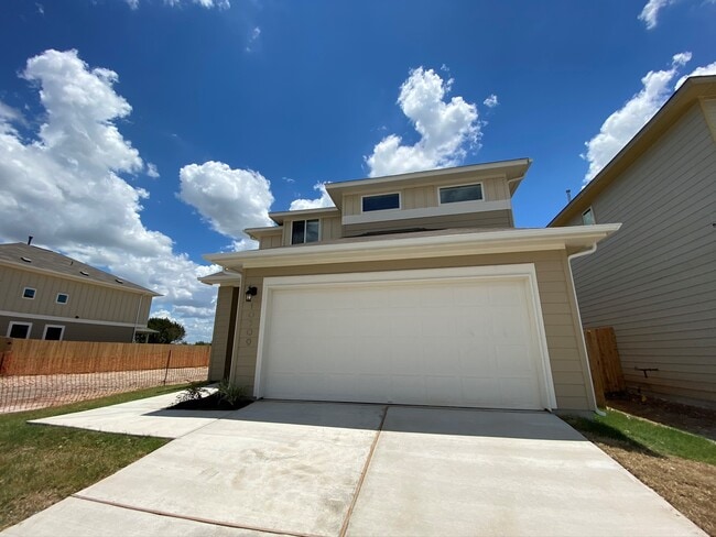 Building Photo - 10509 Sentinel Dr Rental