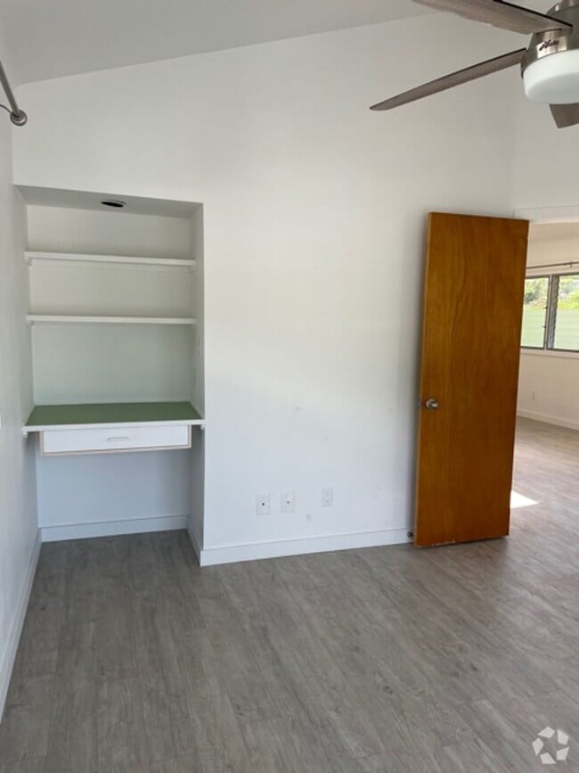 Building Photo - 673 Lawelawe St Rental