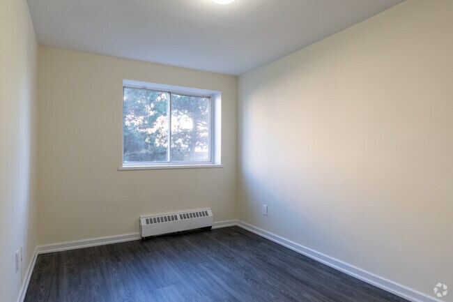 2BR, 1BA - 730SF - Bedroom
