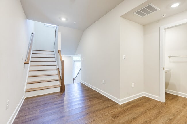 Photo - 200 Hickory Hollow Ct