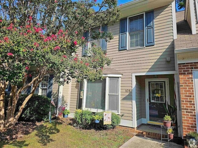 Building Photo - 108 Forest Oaks Dr Rental
