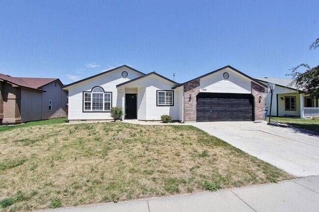 Building Photo - Immaculate Single-Level Home in Quiet Neighborhood