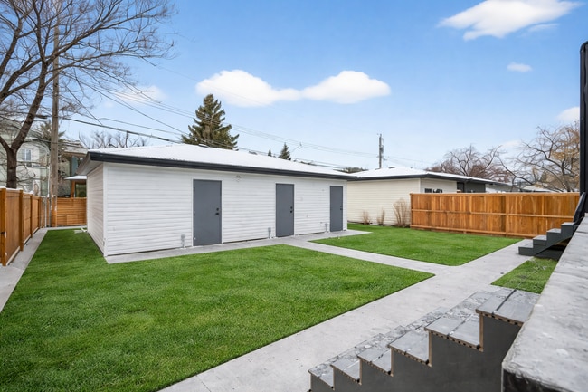 Photo - 10920-10130 130 St NW Unit Lower 1B