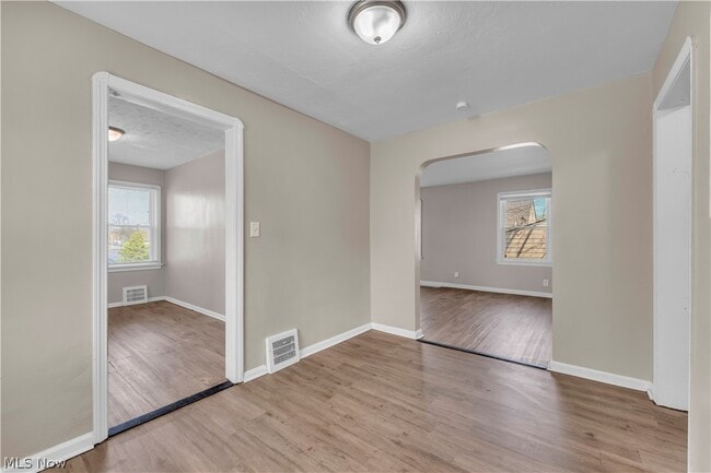 Photo - 5461 Clement Ave