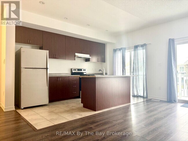 Photo - 20 Hills Thistle Dr