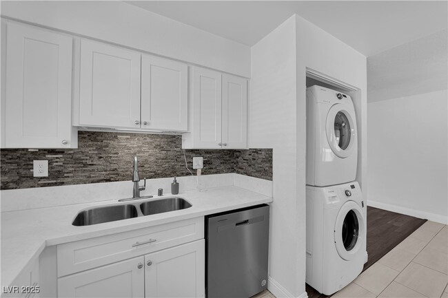 Building Photo - 842 Westminster Ave