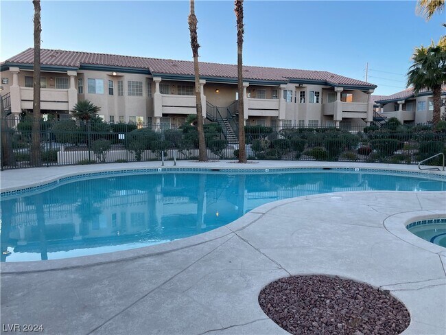 Photo - 8410 Eldora Ave Unidad 2083 Rental
