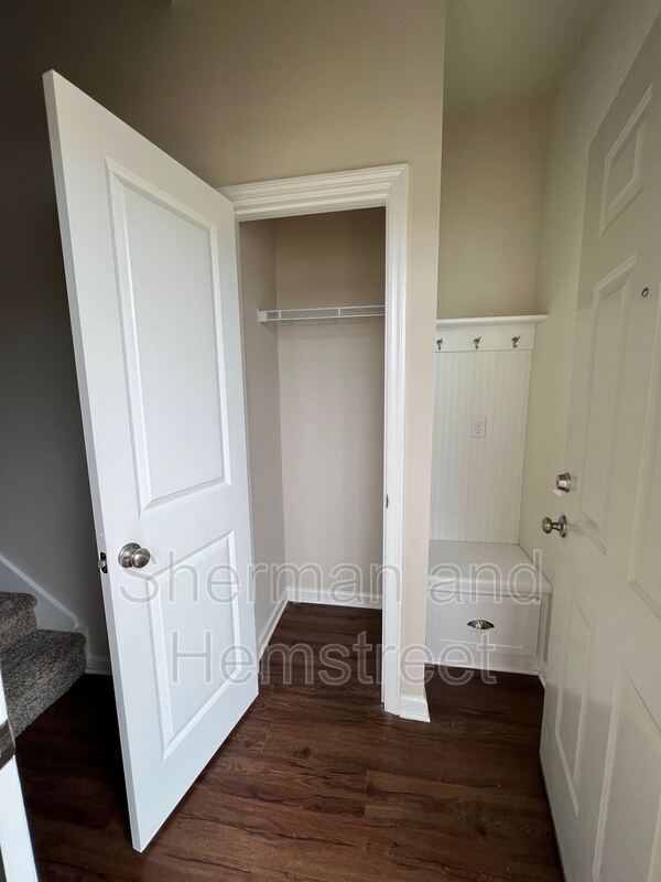Photo - 606 Joiner Cir Unit 606