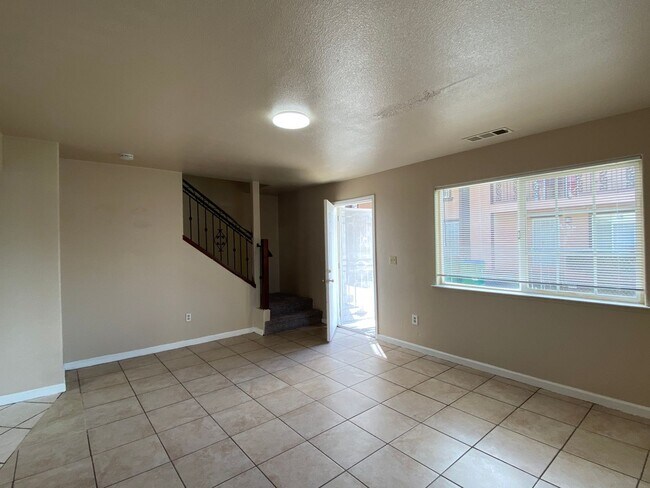 Photo - Spacious, 3 Bed, 2 Bath Townhouse Unit 4