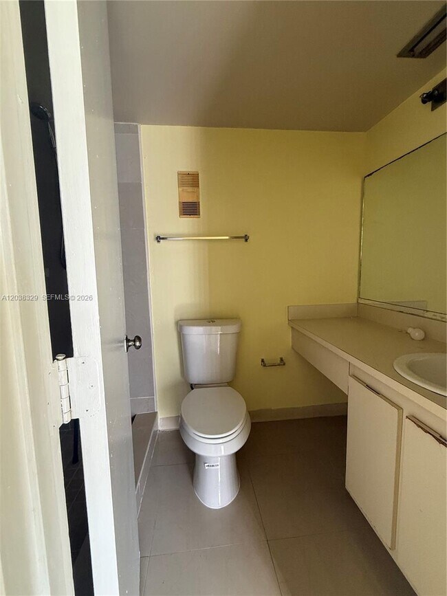 Photo - 8740 N Sherman Cir Unidad 402
