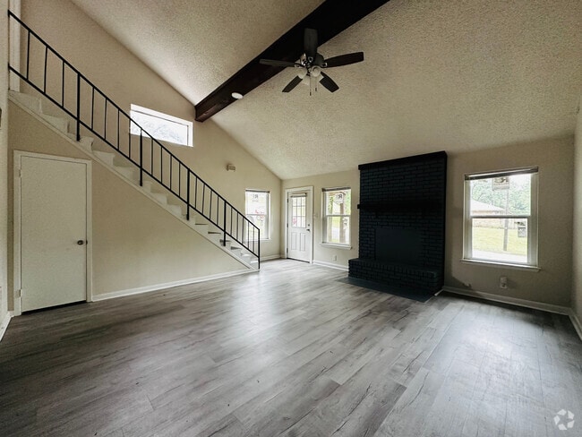 Building Photo - 1203 W Texas St Rental