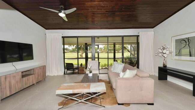 Photo - 293 Old Meadow Way