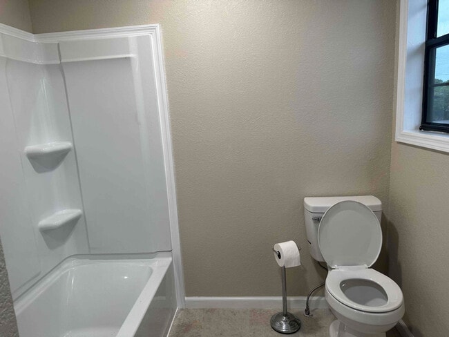 Photo - 108 Decatur Pike Unidad C