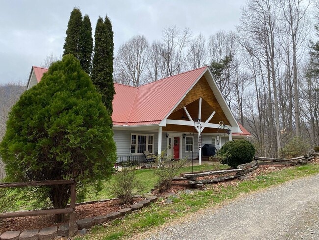 Building Photo - Black Mountain - Home Apartment, North Fork Rd, Utilities included