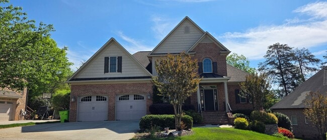 Photo - Beautiful Home with a full in law suite in Lewisville