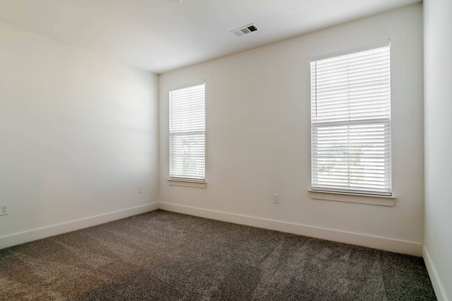 Photo - The Quincy Apartments