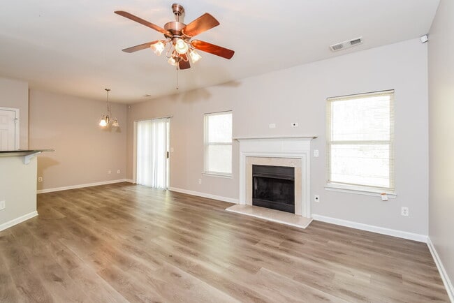 Photo - 250 Alamosa Path SW