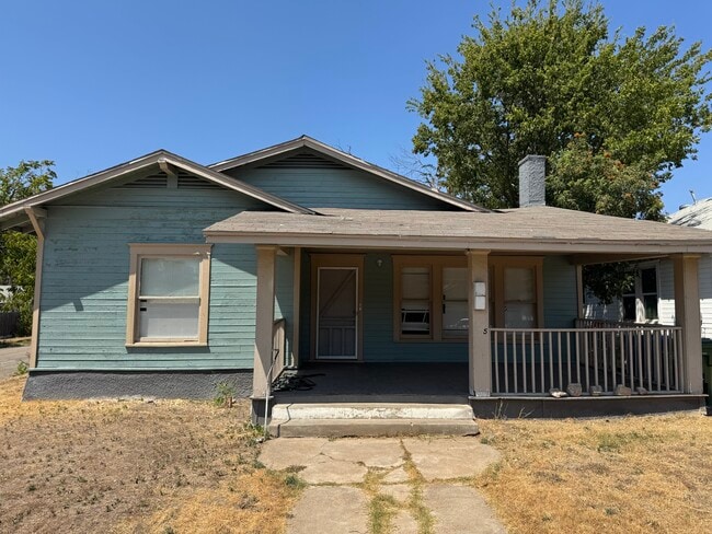 2025 Morrow Ave