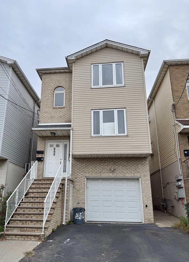 Photo - 252 Passaic Ave Unit 2F