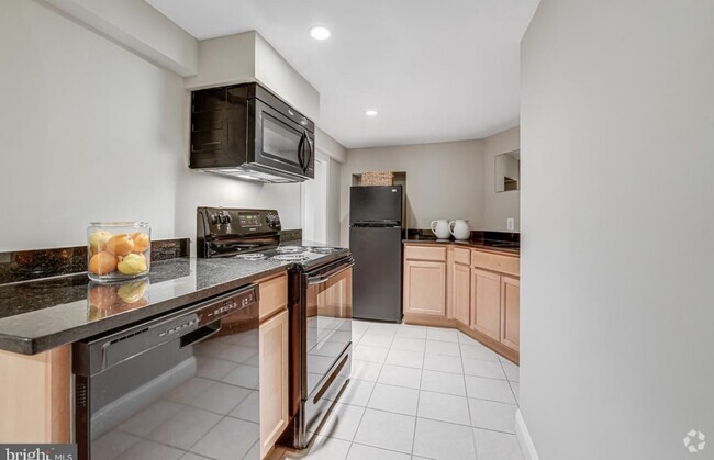 Building Photo - 4606 Kansas Ave NW Unit B Rental