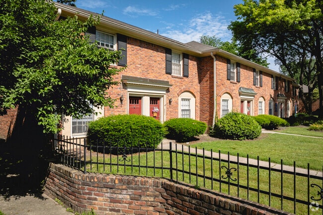 Jamestown Apartments & Townhomes - Jamestown Apartments & Townhomes