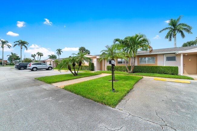 Photo - 2567 Dudley Dr E Unit F
