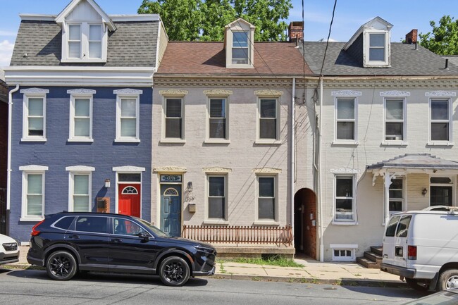 Photo - Beautiful 3BR 1.5 Townhouse in North East Lancaster City!