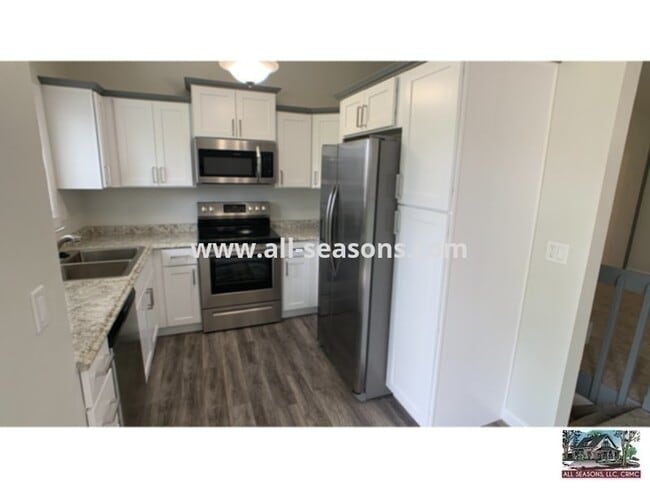 Photo - Magnificent rancher with partially finishe...