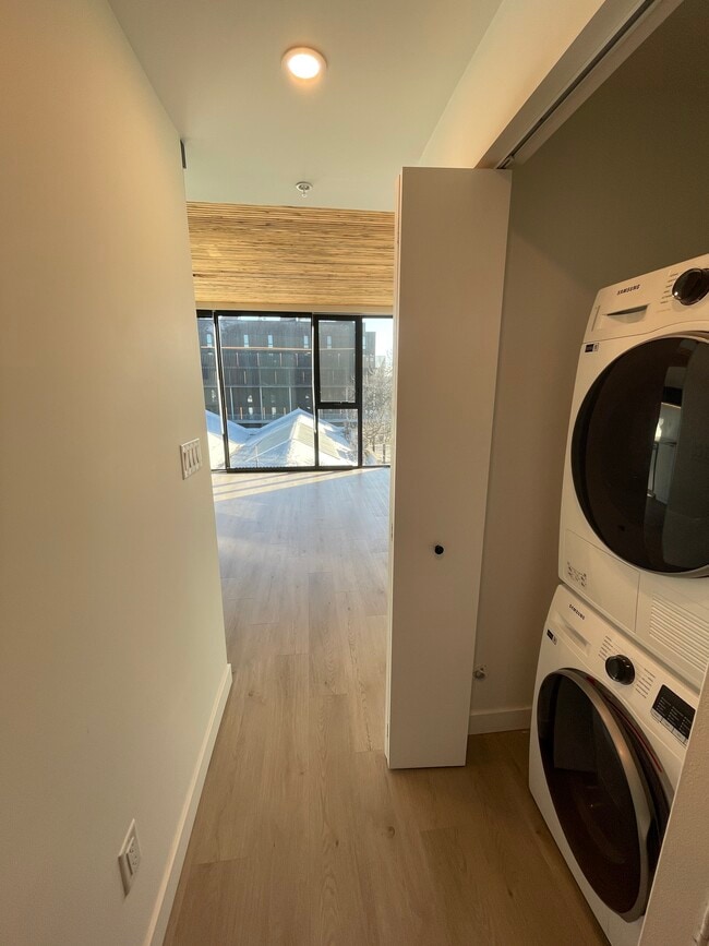 Laveuse/sécheuse - Pumphouse West