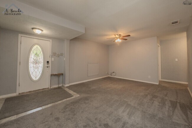 Photo - 2953 Moffett Ave