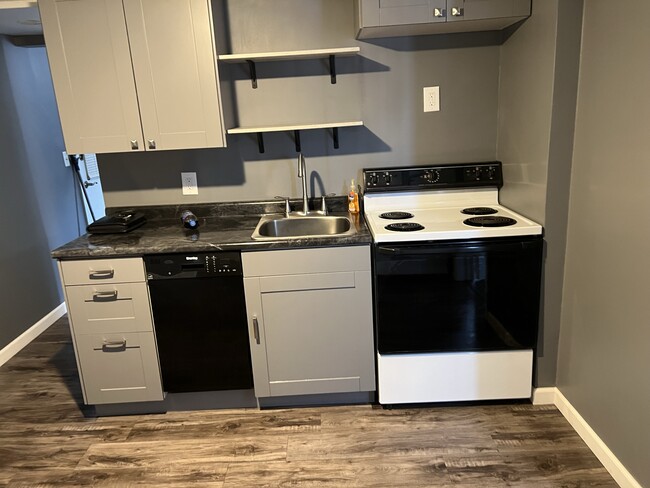Building Photo - 836 Evergreen St Unit 836.5 Rental