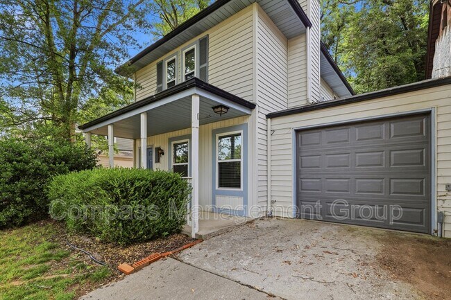 Photo - 7668 Chatham Cir NW