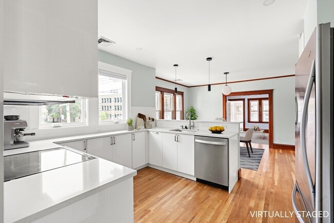 Photo - 706 Mt Auburn St Unit 2