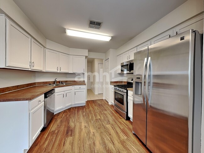 Photo - 12241 Woodglen Cir