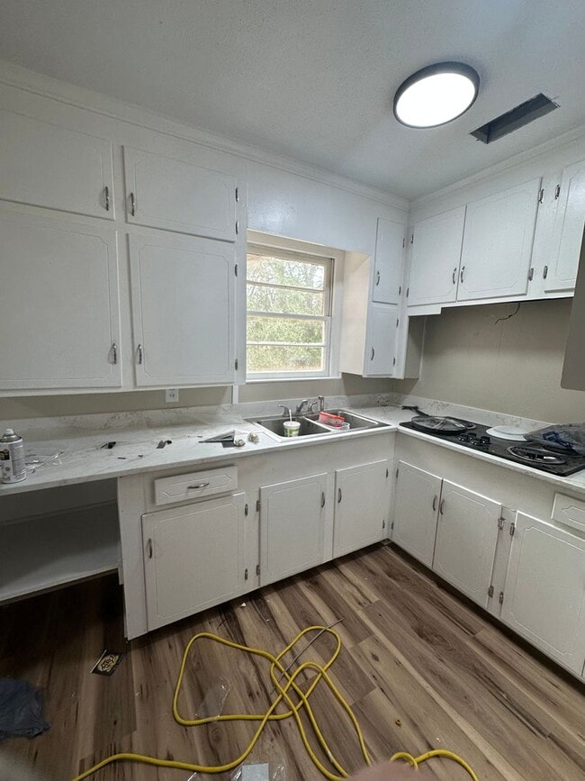 Building Photo - 3 Bed/2 Bath Home- Under Renovations