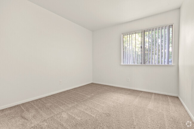 2BR, 2BA - 950SF - Bedroom 1