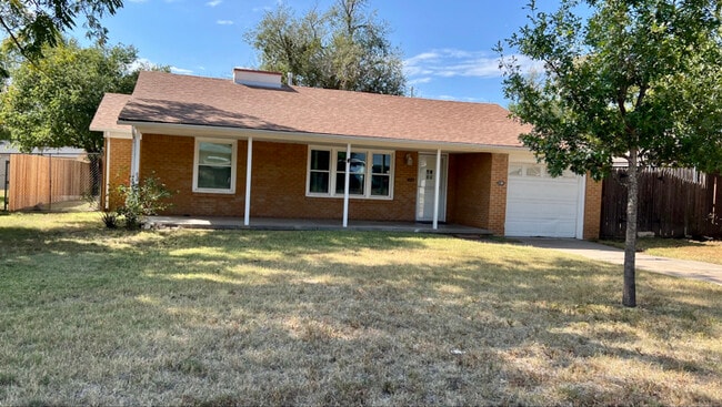 Photo - 2104 S Travis St