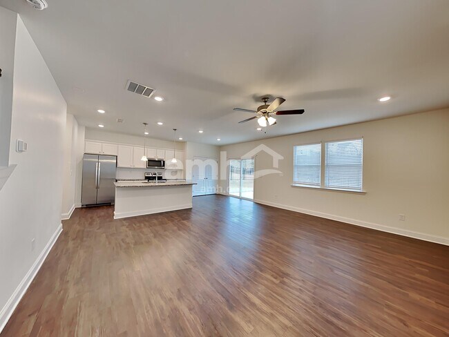 Photo - 572 Smt Vw Ln