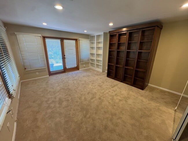 Building Photo - 10610 Quail Canyon Rd Unit Apt #A