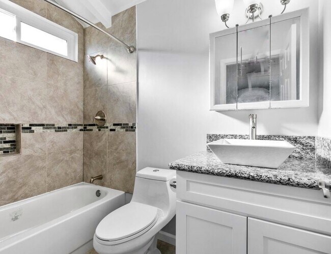 Photo - 9030 Heather Ave