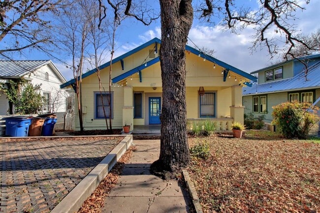 Photo - 617 W Lynn St